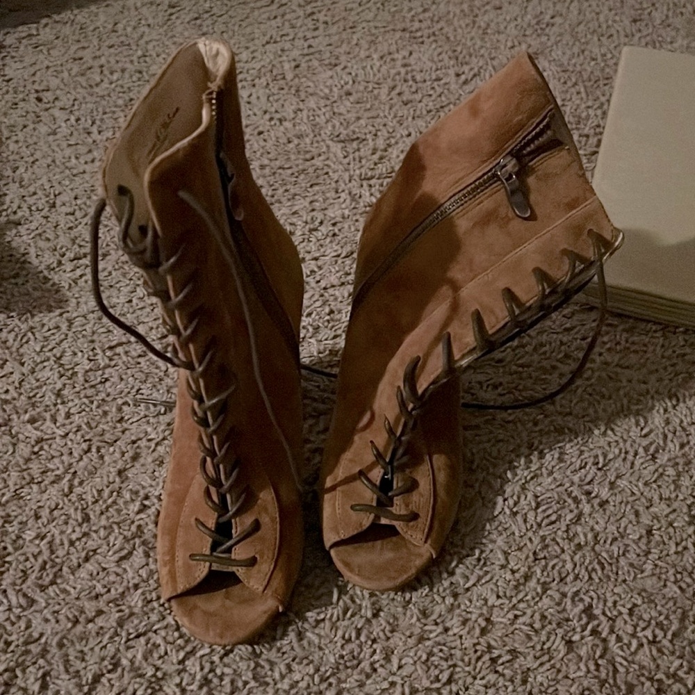 Chinese Laundry booties open toe size 6